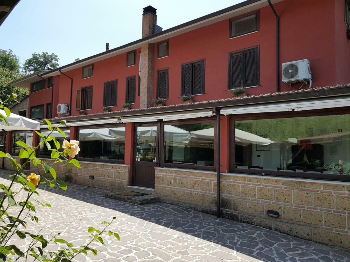 Agriturismo Ricciardelli Villa Contrada  Exterior photo
